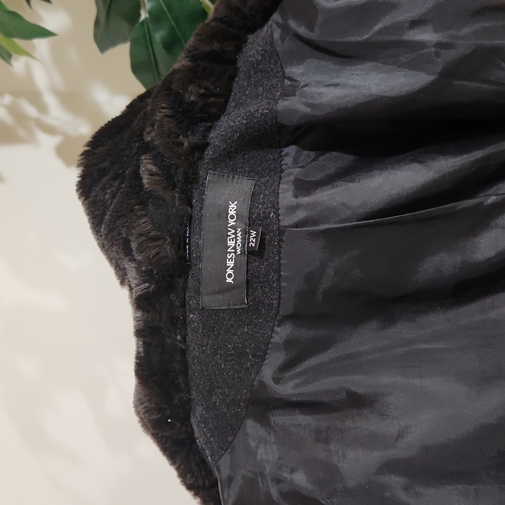 Coat - Picture 3 of 5